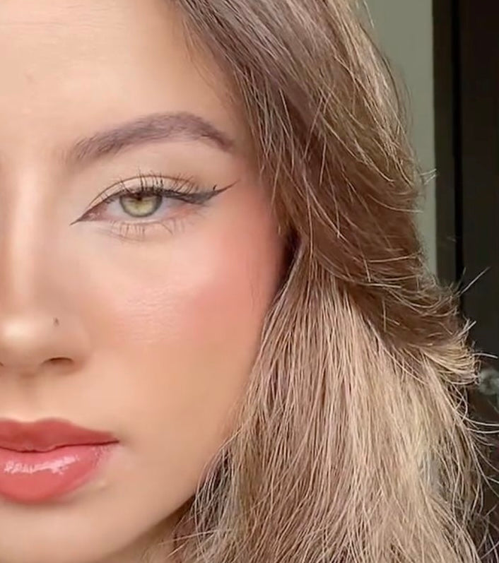 Effortless Wing Eyeliner Stamp Pen