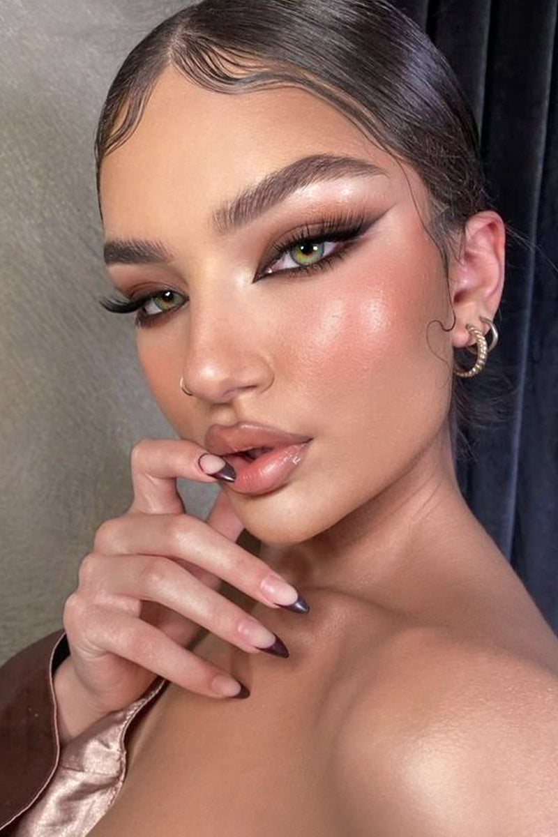 Effortless Wing Eyeliner Stamp Pen